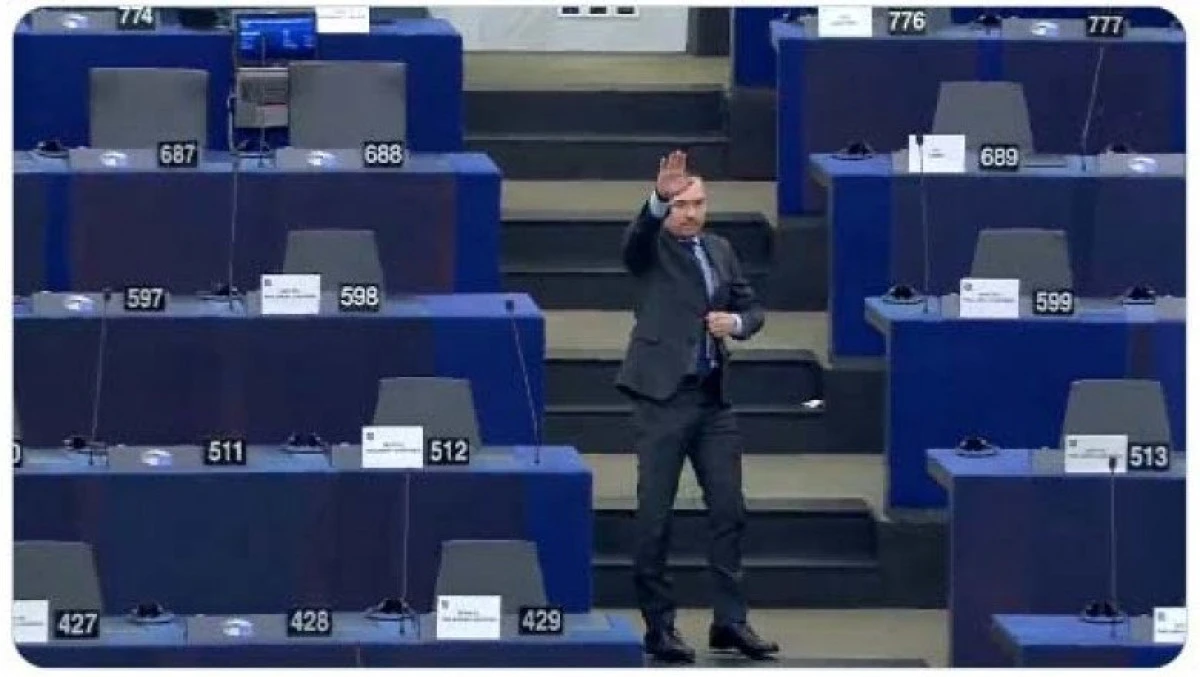 Un europarlamentar bulgar a făcut salutul nazist în Parlamentul European