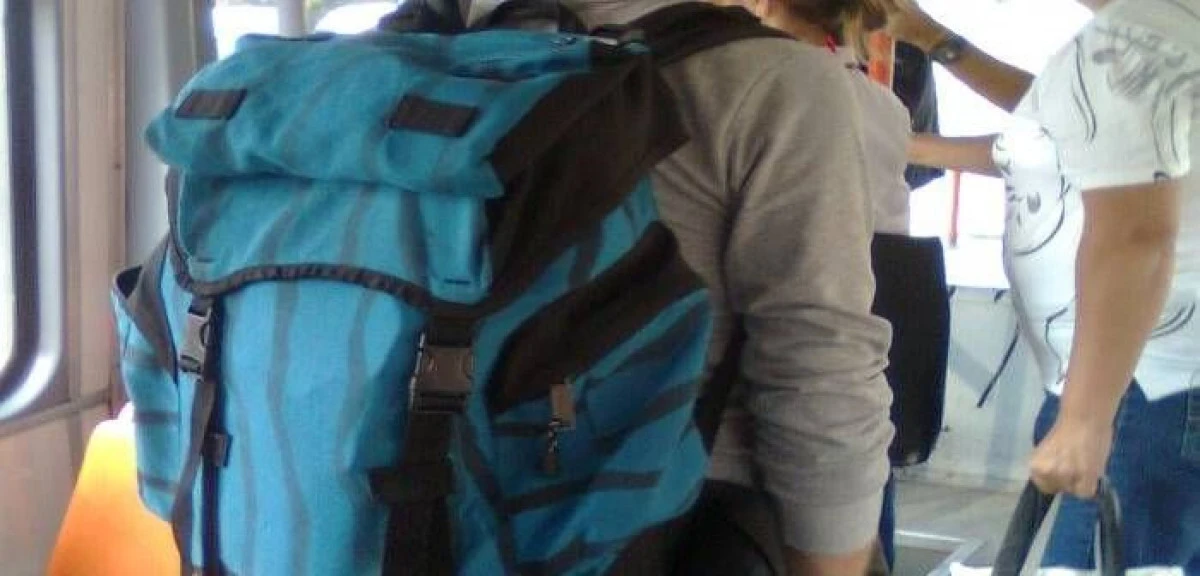 UN MINOR A FOST PRINS CU BUNURI FURATE, ASCUNSE IN RUCSAC
