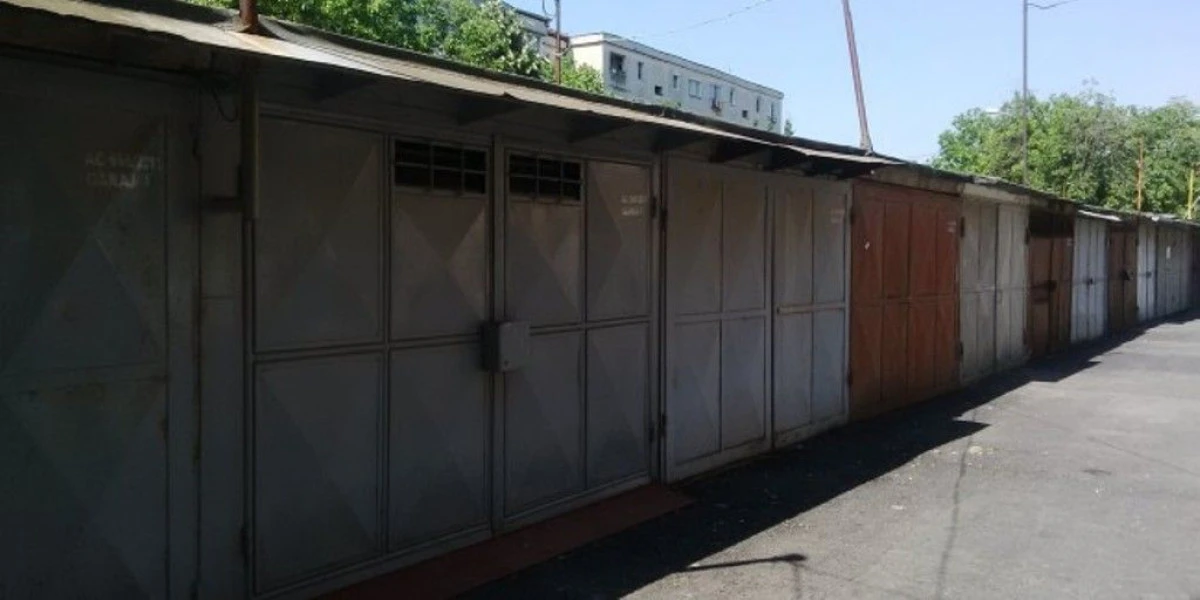 UN MINOR A INCERCAT SA SPARGA UN GARAJ DIN MUNICIPIU