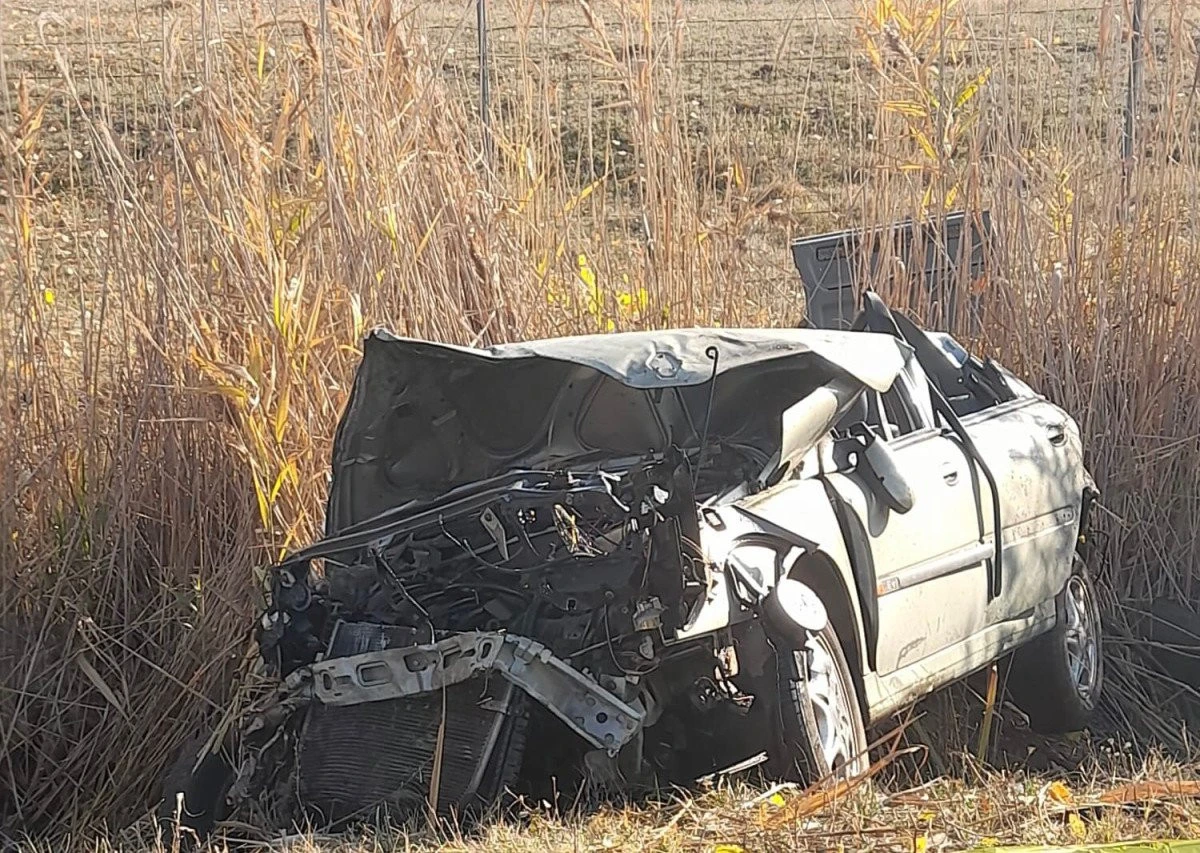 Un nou accident mortal pe drumurile din județ: un bărbat a decedat după ce mașina pe care o conducea cu peste 100km/h a ajuns în șanț