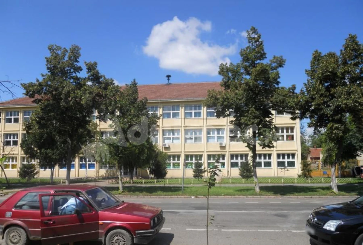 UN PASTOR NEOPROTESTANT DIN ARAD, ACUZAT CĂ A VRUT SĂ RĂPEASCĂ MAI MULTE ELEVE