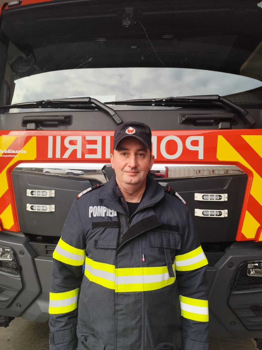 Un pompier aflat în timpul liber a salvat o femeie rănită într-un accident, la Sebiș