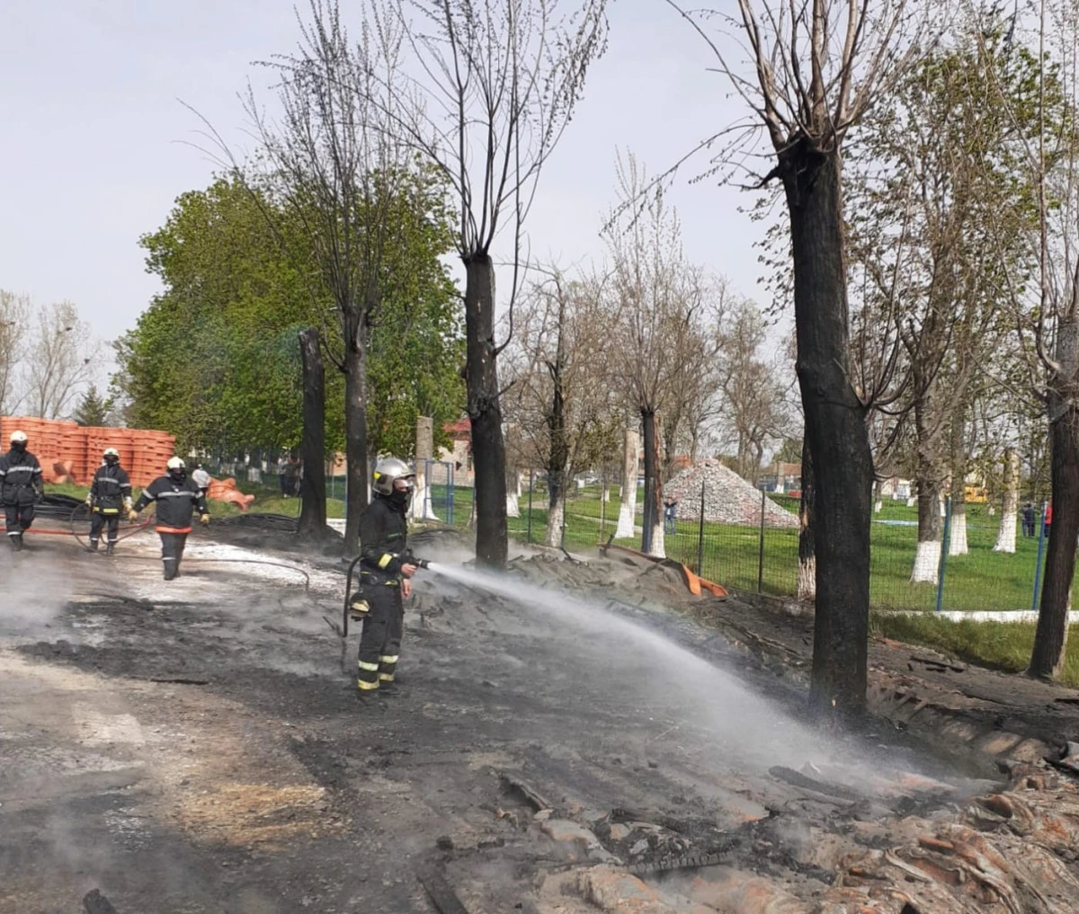 Un puști de 11 ani, din Zărand, a dat foc la materiale de construcții în valoare de 200.000 lei