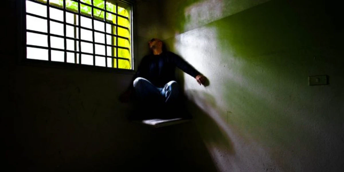 Un român a fost găsit spânzurat într-o închisoare din Sicilia