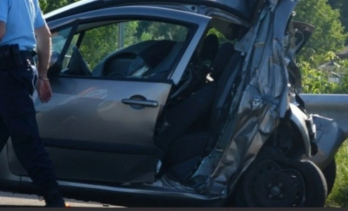 Un român a murit și alți șapte au fost răniți într-un accident în Sicilia