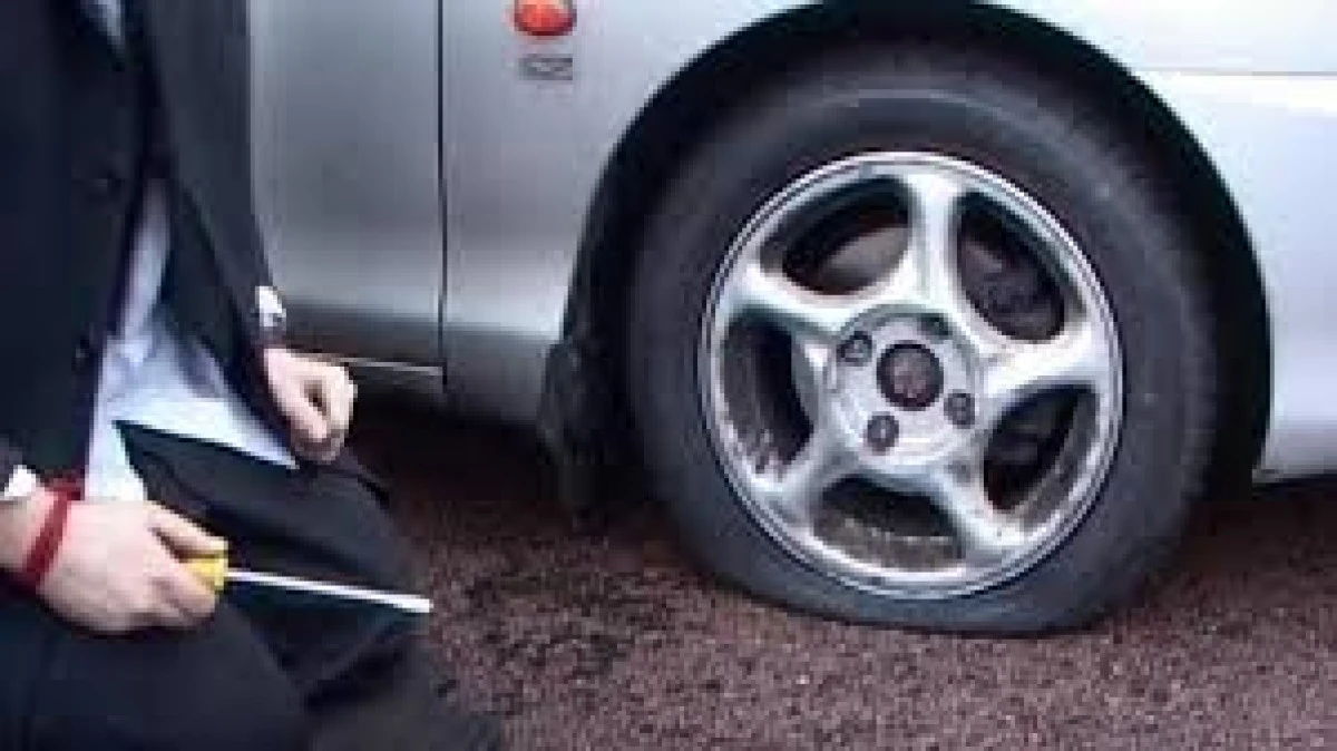 UN SOFER A FOST JEFUIT PRIN METODA CAUCIUCUL