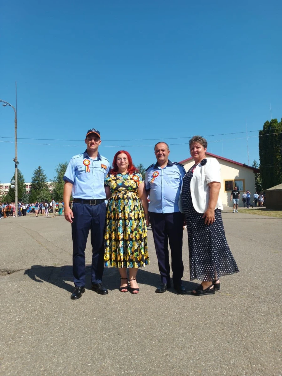 Un tânăr crescut în casele de tip familial a depus jurământul militar la Școala de Agenți de la Câmpina
