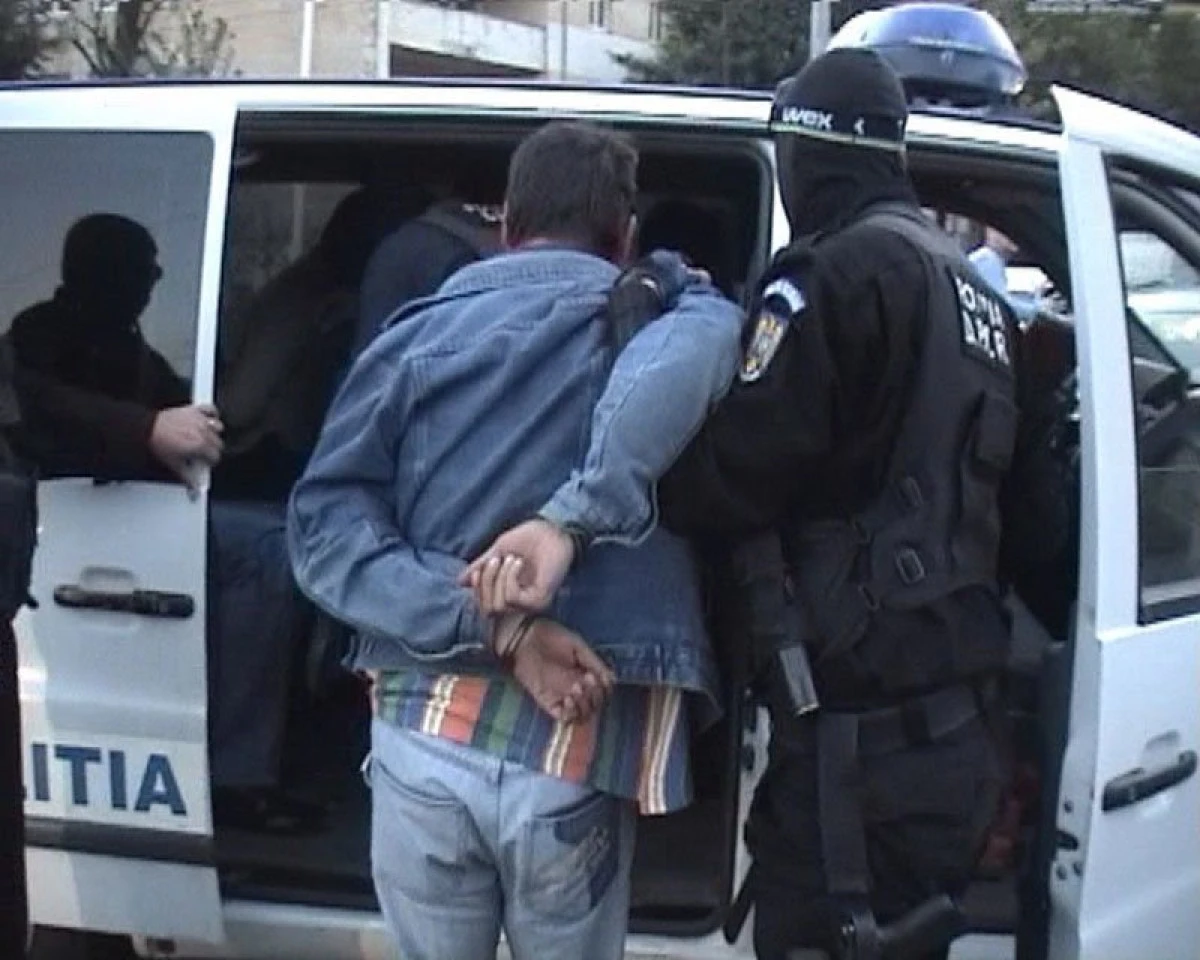 Un teleormănean bătăuș, urmărit internațional, prins de polițiștii de frontieră arădeni