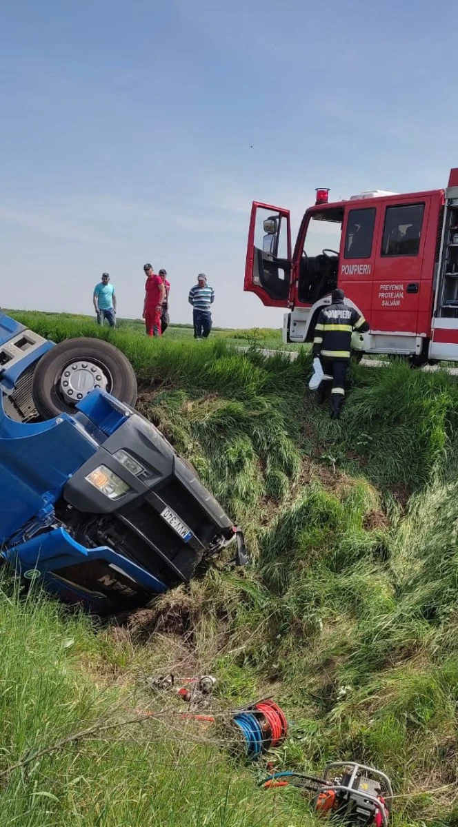Un ungur de 55 de ani a murit, după ce s-a răsturnat cu camionul între Pilu și Socodor