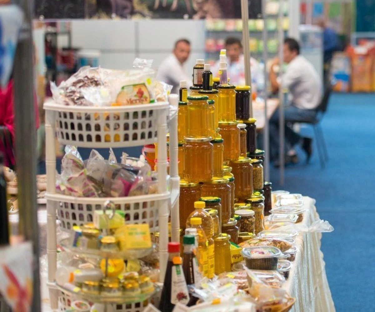 Un weekend dulce, la Expo Arad! Începe târgul ARpicultura