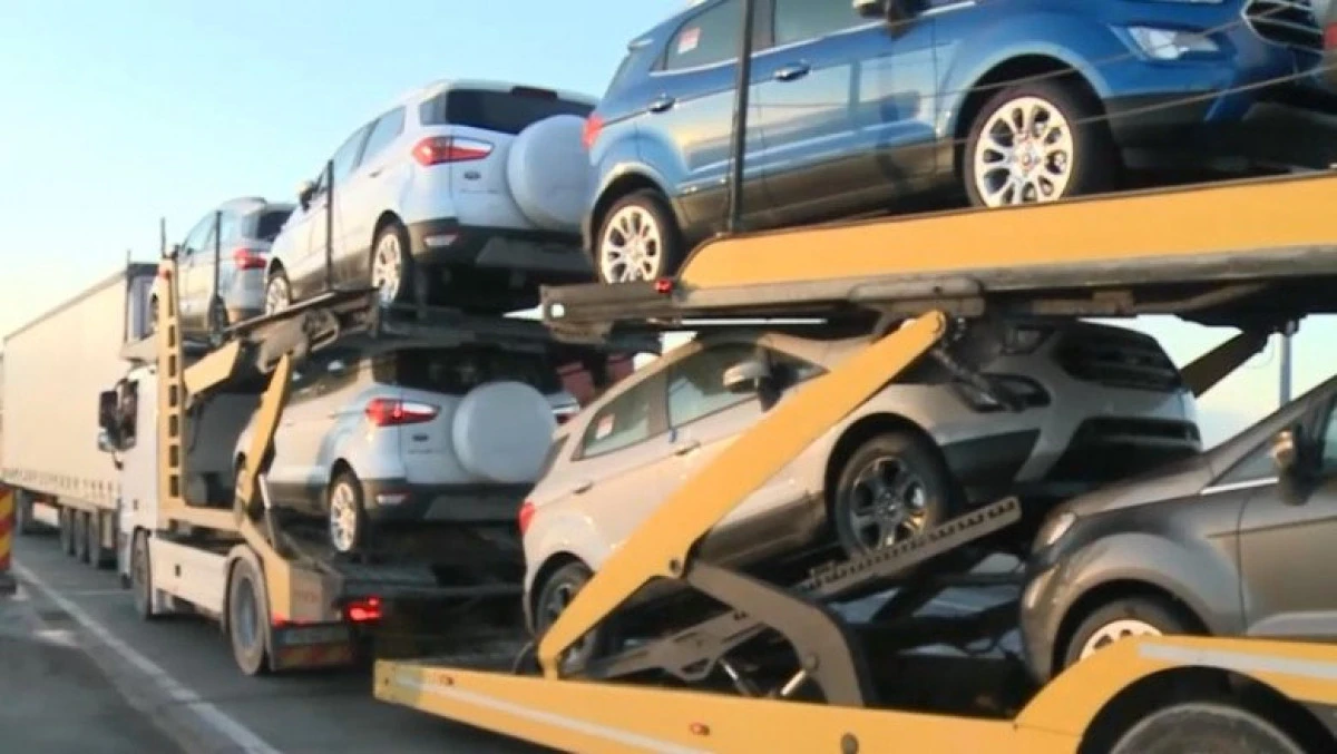 Ungurii închid traficul greu la vamă