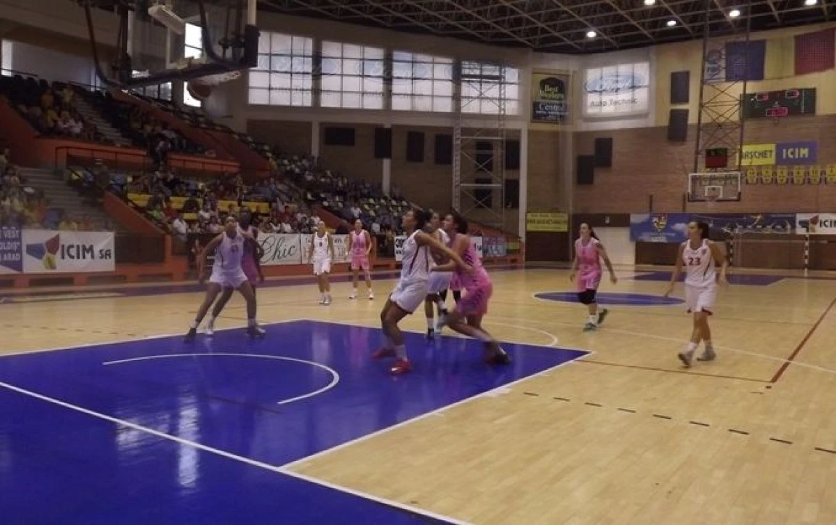 UNIV.GOLDIS ICIM ARAD - CSM SATU MARE 77-60, IN AMICALUL DE PREZENTARE A LOTULUI (FOTO)