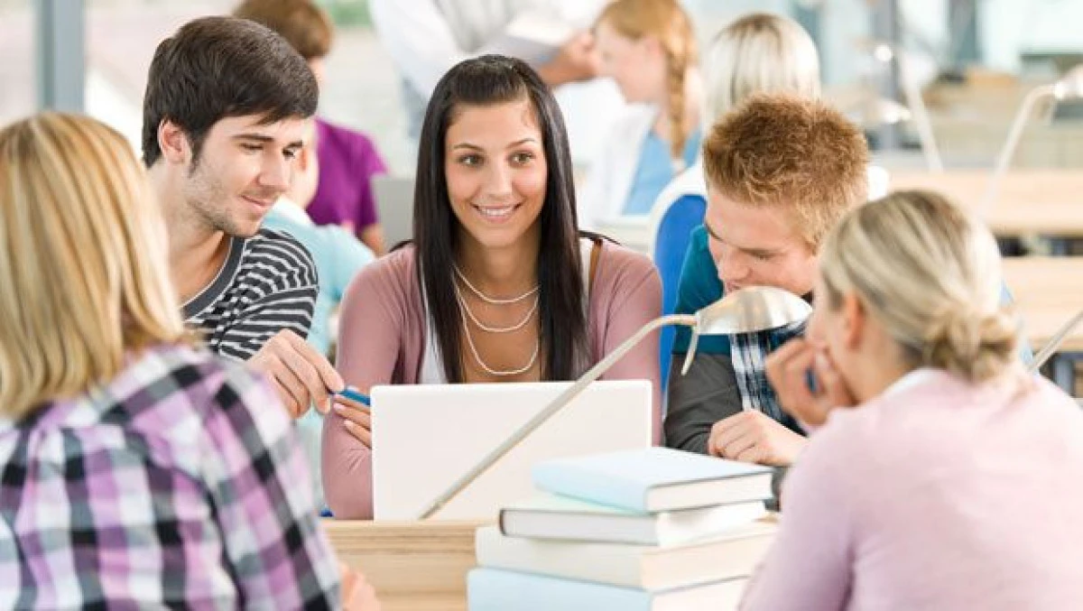 UNUL DIN CINCI ADOLESCENTI ROMANI NU MERGE LA SCOALA