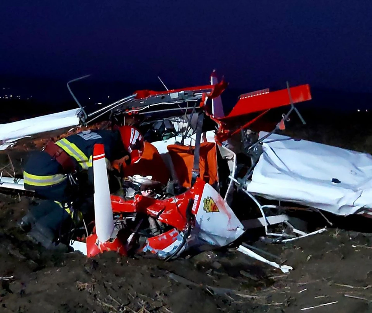UPDATE Avion de mici dimensiuni, prăbușit la Șiria. Două victime sunt încarcerate