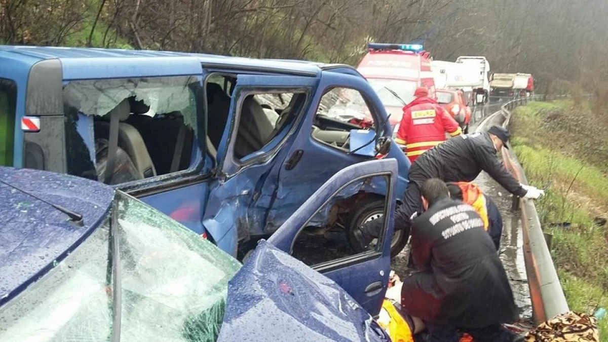 (UPDATE + FOTO) DOUA ACCIDENTE GRAVE PE DN7, ARAD - DEVA. O PERSOANA A DECEDAT