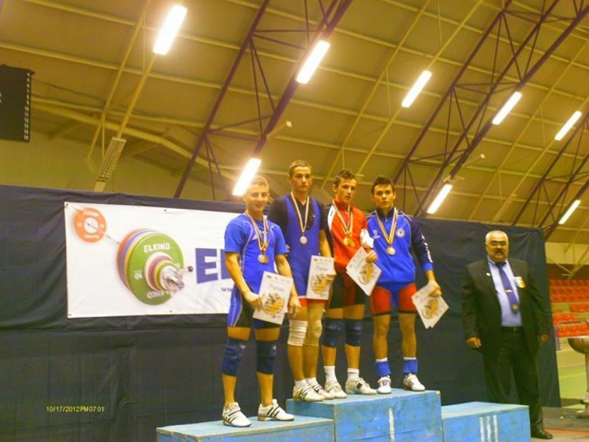UPDATE: HALTEROFILII ARADENI FLORIN VIZITIU SI SEBASTIAN CALUGAREANU SUNT TRIPLI CAMPIONI NATIONALI LA JUNIORI
