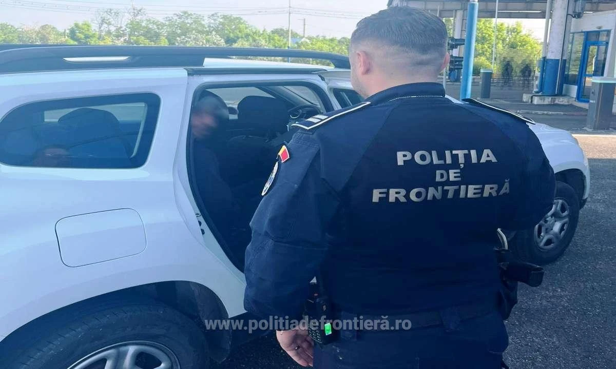 Urmărită internațional pentru complicitate la trafic de migranți, prinsă pe autostrada Nădlac–Deva
