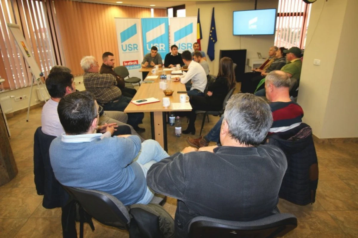 USR Arad a dezbătut noile contracte de salubritate
