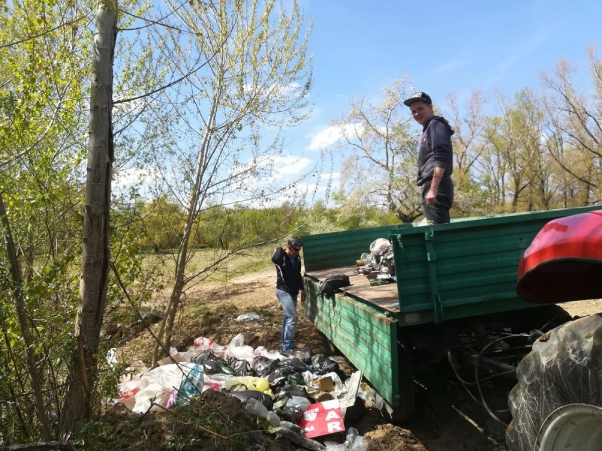 USR Vladimirescu: Locul gunoaielor nu este în natură!