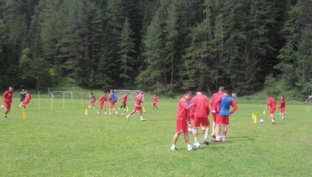 UTA a dat start cantonamentului din Austria