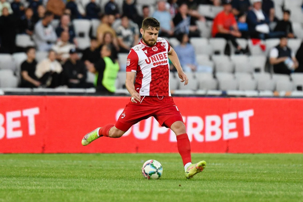 UTA a mai anunțat astăzi două transferuri: Dumitrașcu și Carp vin sub comanda lui Rednic