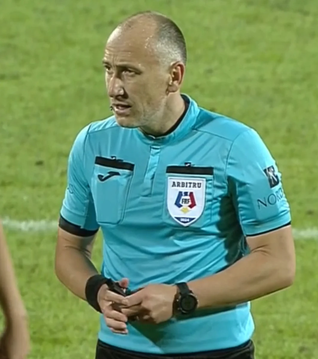 UTA - FCSB, pe mâna lui Flueran! La VAR vor fi Kovacs și Mazilu