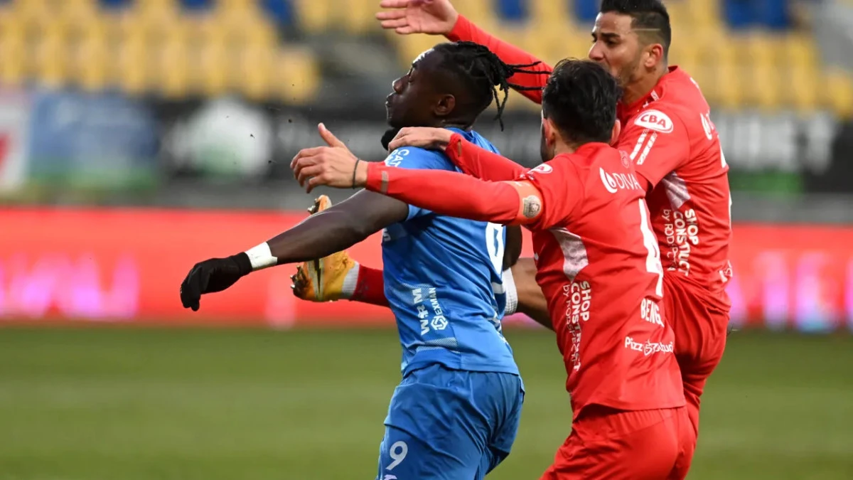 UTA „îngheață” în Superliga: înfrângere și cu Chindia, după un meci cu probleme de arbitraj!