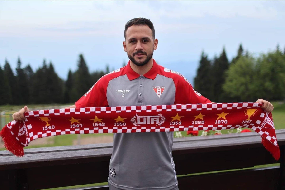 UTA l-a prezentat oficial pe Dobrescu, direct din cantonament