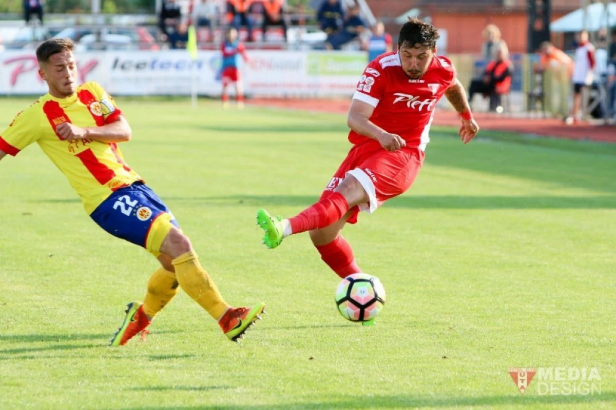 UTA - Ripensia, derby de tradiţie, dar nu şi de clasament!