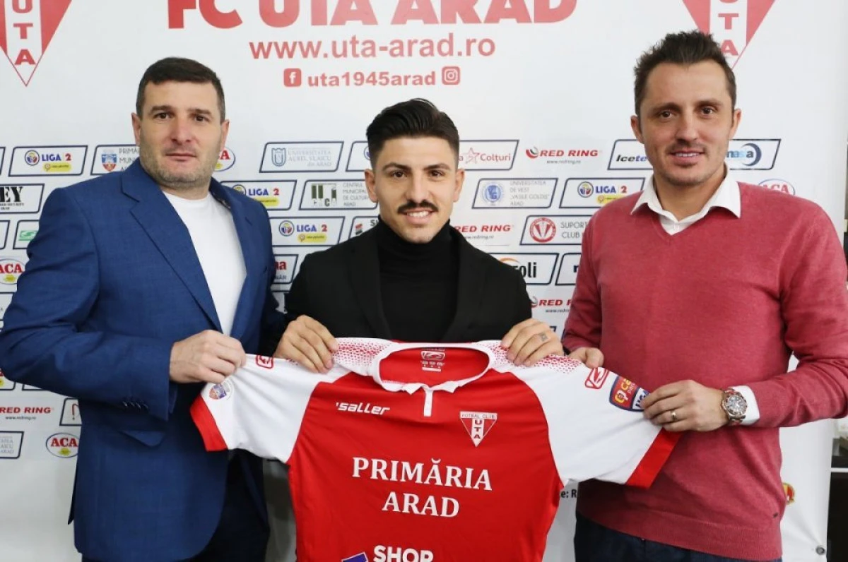 UTA şi-a adus fundaş stânga albanez, Simo Roumpoulakou!