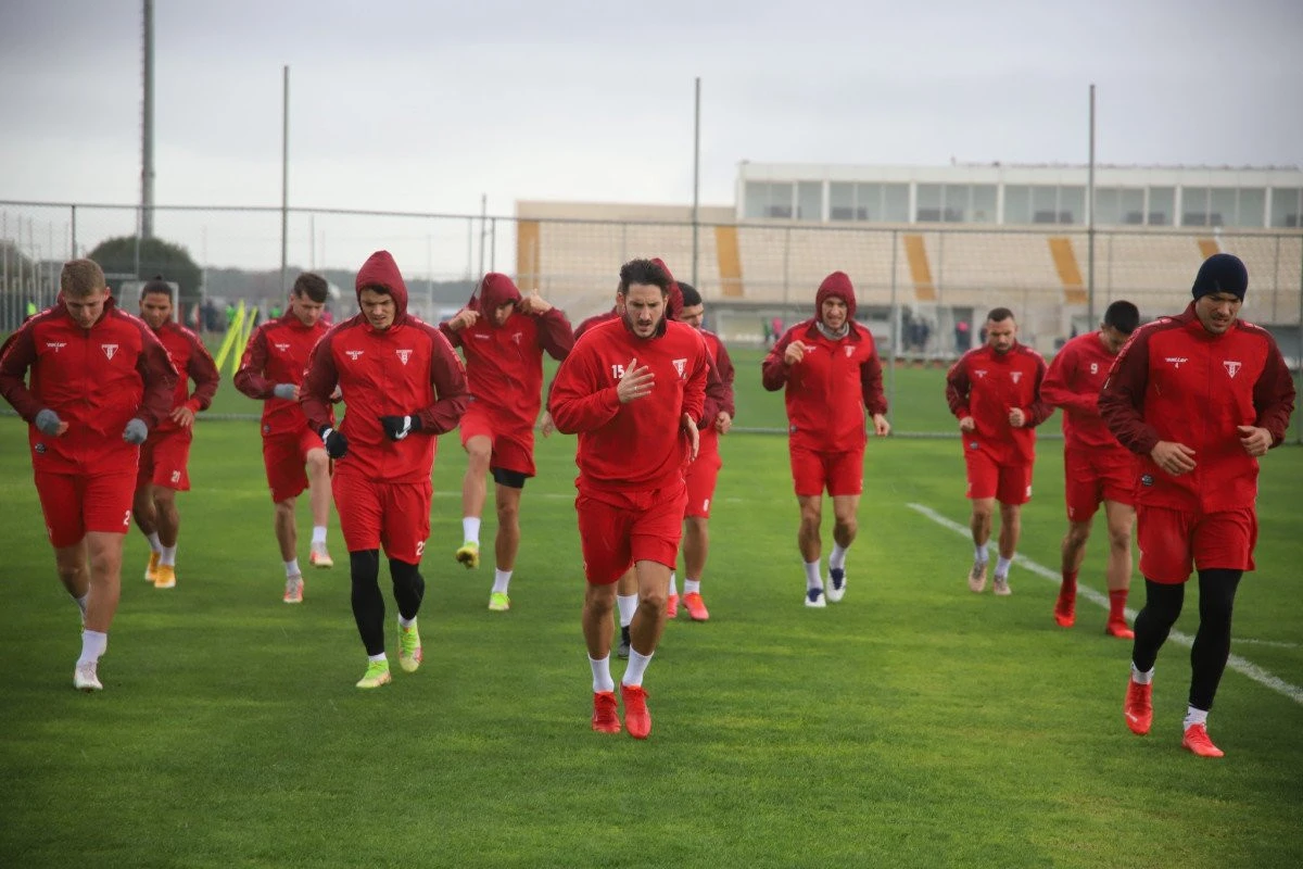 UTA şi-a schimbat din nou adversara: amical "exotic", cu o echipă din Gabon!