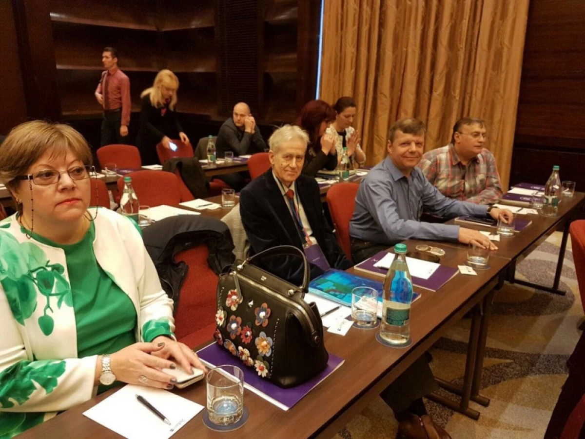 UVVG Arad, prezentă la aniversarea a 20 de ani de la înfiinţarea Colegiului Medicilor