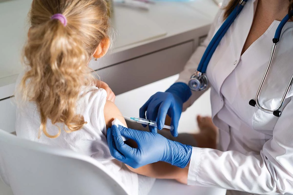 Vaccinarea copiilor, la un nivel critic în România. Doar 47% dintre copii sunt imunizați cu ROR