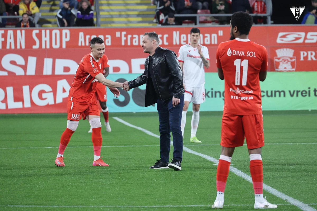 Valentin Costache este dorit înapoi la CFR Cluj, Dan Petrescu insistă pentru el