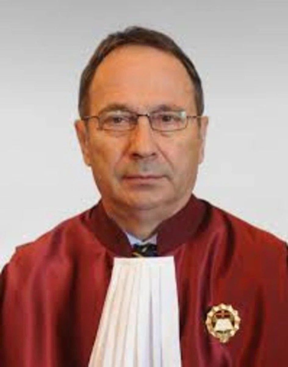 VALER DORNEANU ESTE NOUL PREȘEDINTE AL CCR