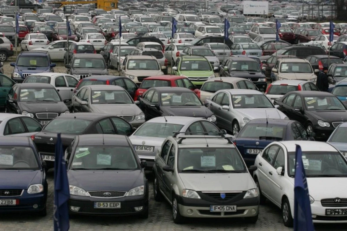 VANZARILE DE AUTOVEHICULE AU CONTRIBUIT LA CRESTEREA CU 6% A AFACERILOR IN COMERTUL DE PROFIL