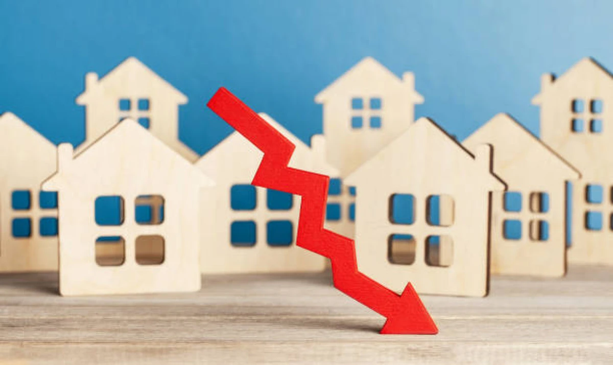 Vânzările pe piața imobiliară au scăzut în comparație cu luna martie