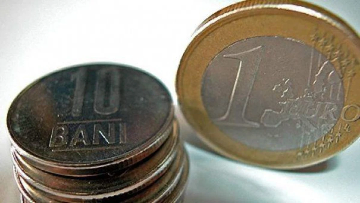 Vești proaste! Erste prezice o devalorizare a leului în următoarele trimestre