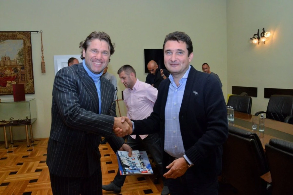 VICEPRIMARUL BIBARȚ S-A ÎNTÂLNIT CU FOSTUL FOTBALIST FLORIN RĂDUCIOIU