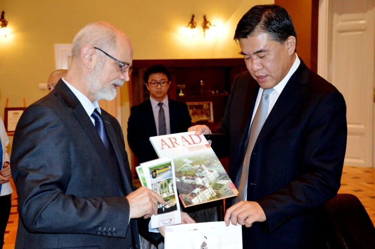 VICEPRIMARUL LEVENTE BOGNAR S-A INTALNIT CU REPREZENTANTII AMBASADEI CHINEI