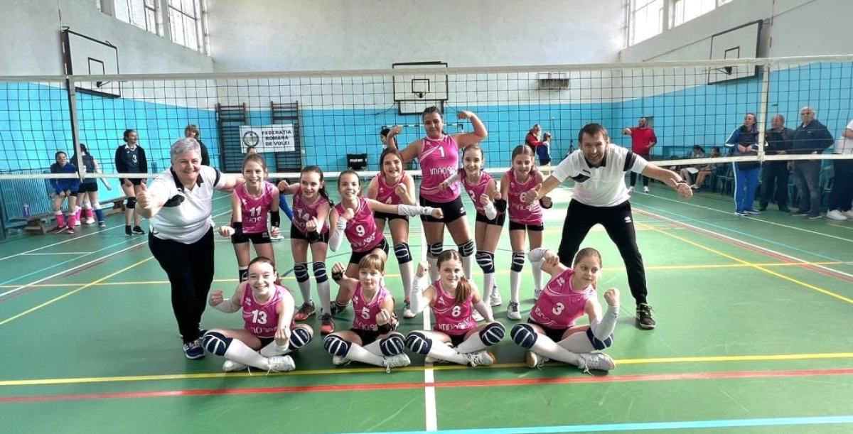 Victoria Nădlac participă la turneul final al Campionatului Național de minivolei feminin