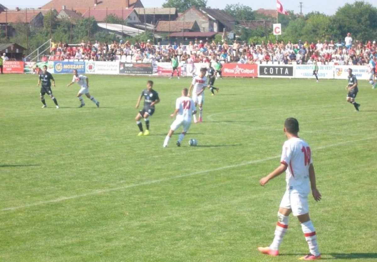 VICTORIE SCAPATA PRINTRE DEGETE: UTA BATRANA DOAMNA - CS MIOVENI 2-2