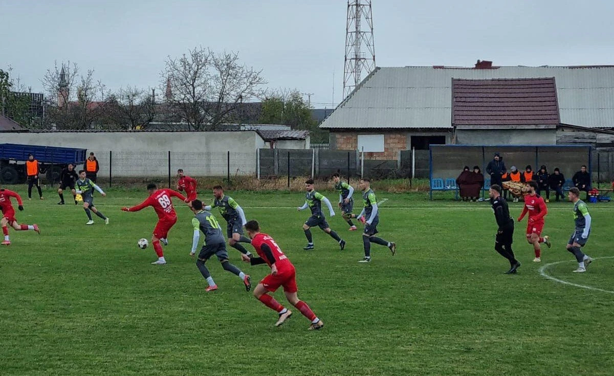 Victorii pentru primele clasate din Liga 4 Arad, Unirea Sântana a fost blocată la Șimand