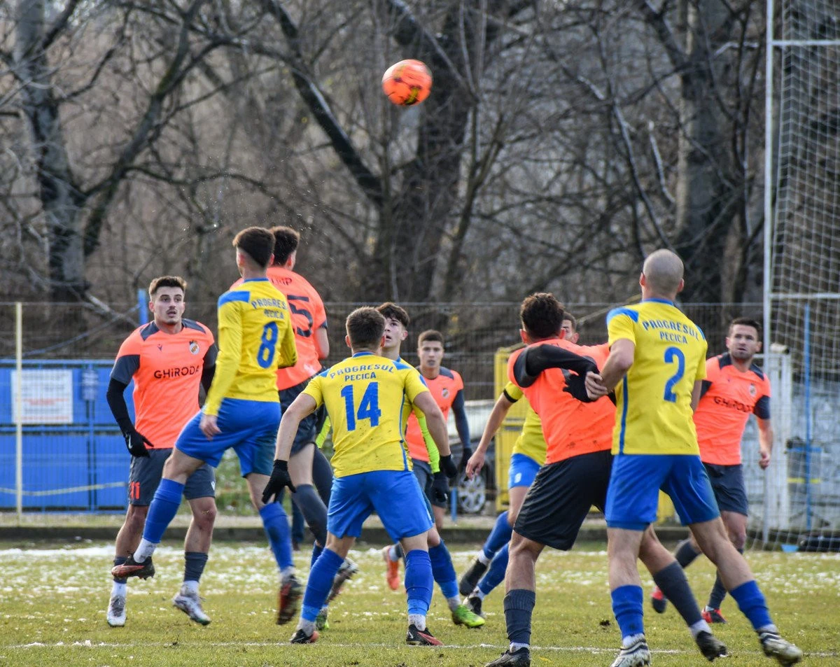 Victorii prețioase pentru Pecica și Viitorul, în Liga a III-a! Poli îi strică seria pozitivă Cermeiului