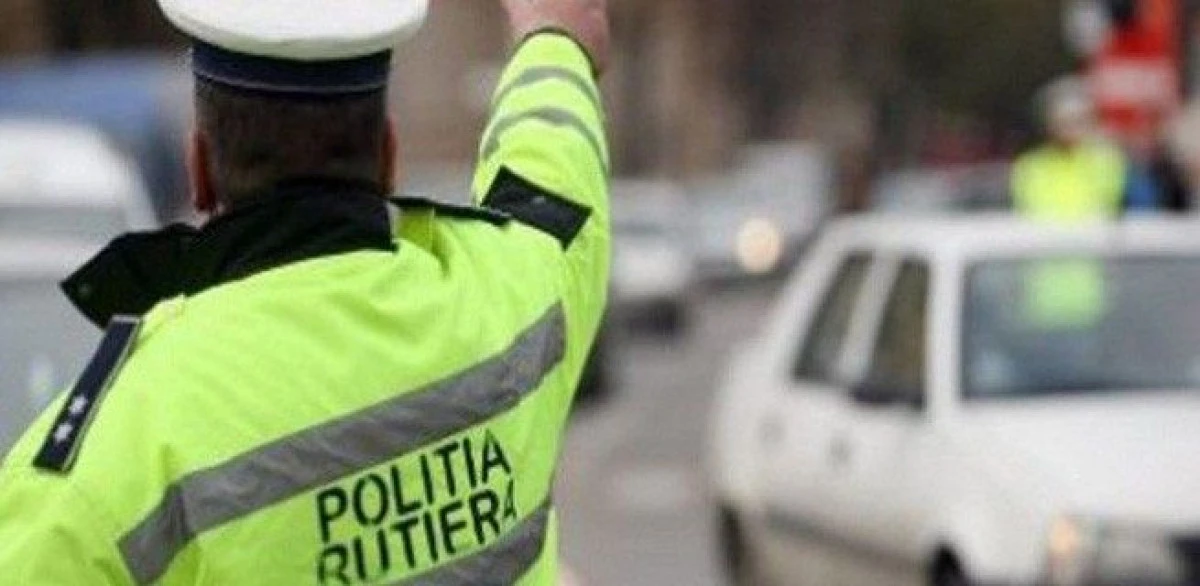 (VIDEO) DOI AGENTI DE LA RUTIERA, ACUZATI CA AU AGRESAT UN BARBAT PENTRU CA NU S-A LEGITIMAT