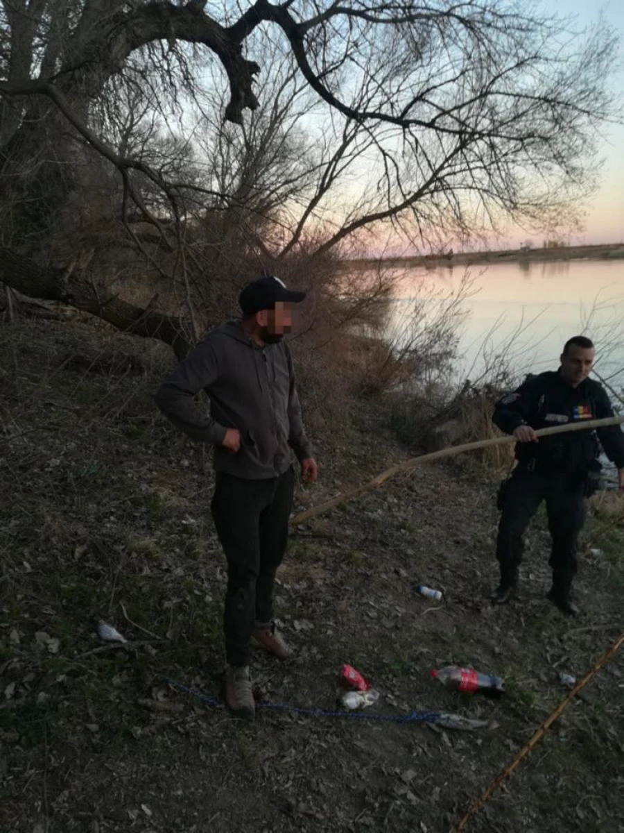 (VIDEO) Jandarmii arădeni au prins doi braconieri pe malul Mureșului, la Pecica