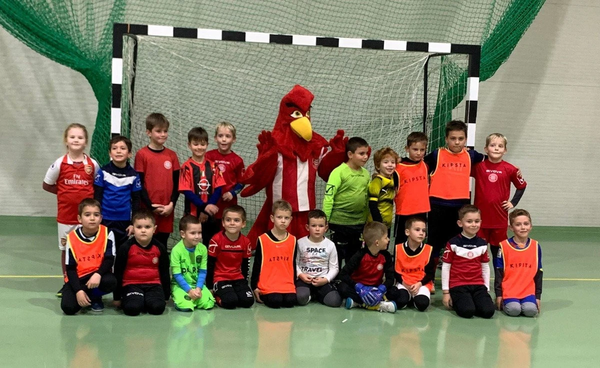 Viitorul Arad livrează "fotbal pe pâine"! Cadouri pentru cei mici, de Crăciun (FOTO)