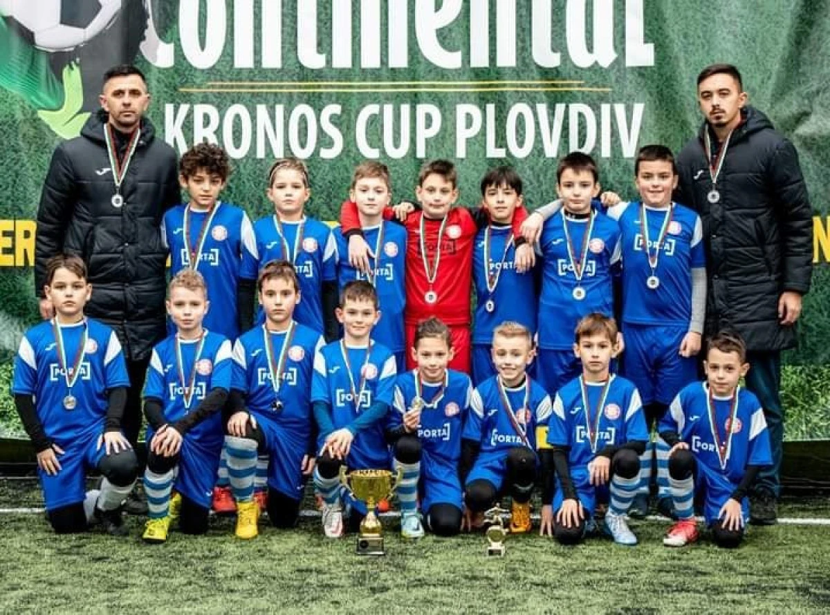 Viitorul Arad s-a întors cu medalii și cupe de la două competiții juvenile