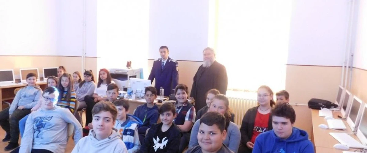 „Violența și consecințele ei sociale”, seminar educativ-preventiv derulat la Școala Gimnazială „Mihai Eminescu” din Arad