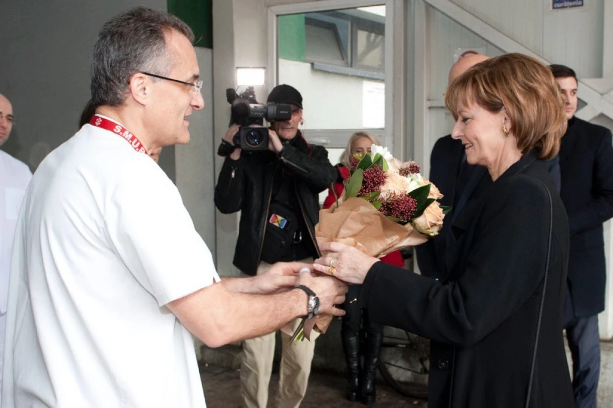Vizită regală la Spitalul Floreasca, înființat la inițiativa Reginei-mamă Elena